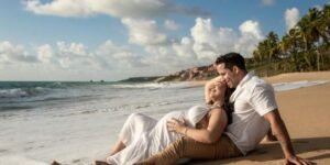 Pregnancy Announcement Photoshoot: Holiday Tie-Ins