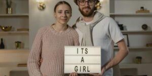 Pregnancy Announcement Photoshoot: Letter Board Announcements